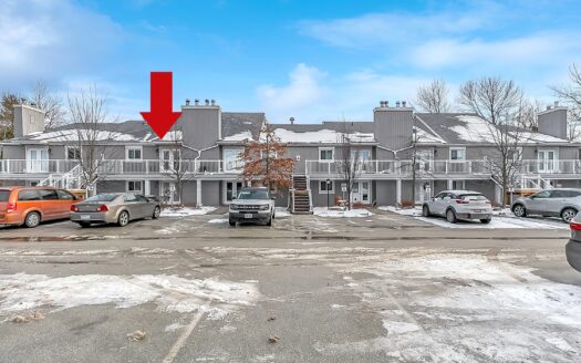 11 DAWSON Drive Unit #710, Collingwood, Ontario L9Y 5B4