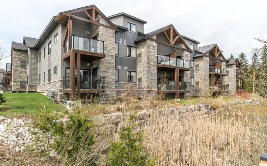 10 BECKWITH Lane Unit #102, The Blue Mountains, Ontario L9Y 0A4