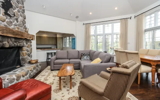 4 Forest Drive, Collingwood ON L9Y 4W5
